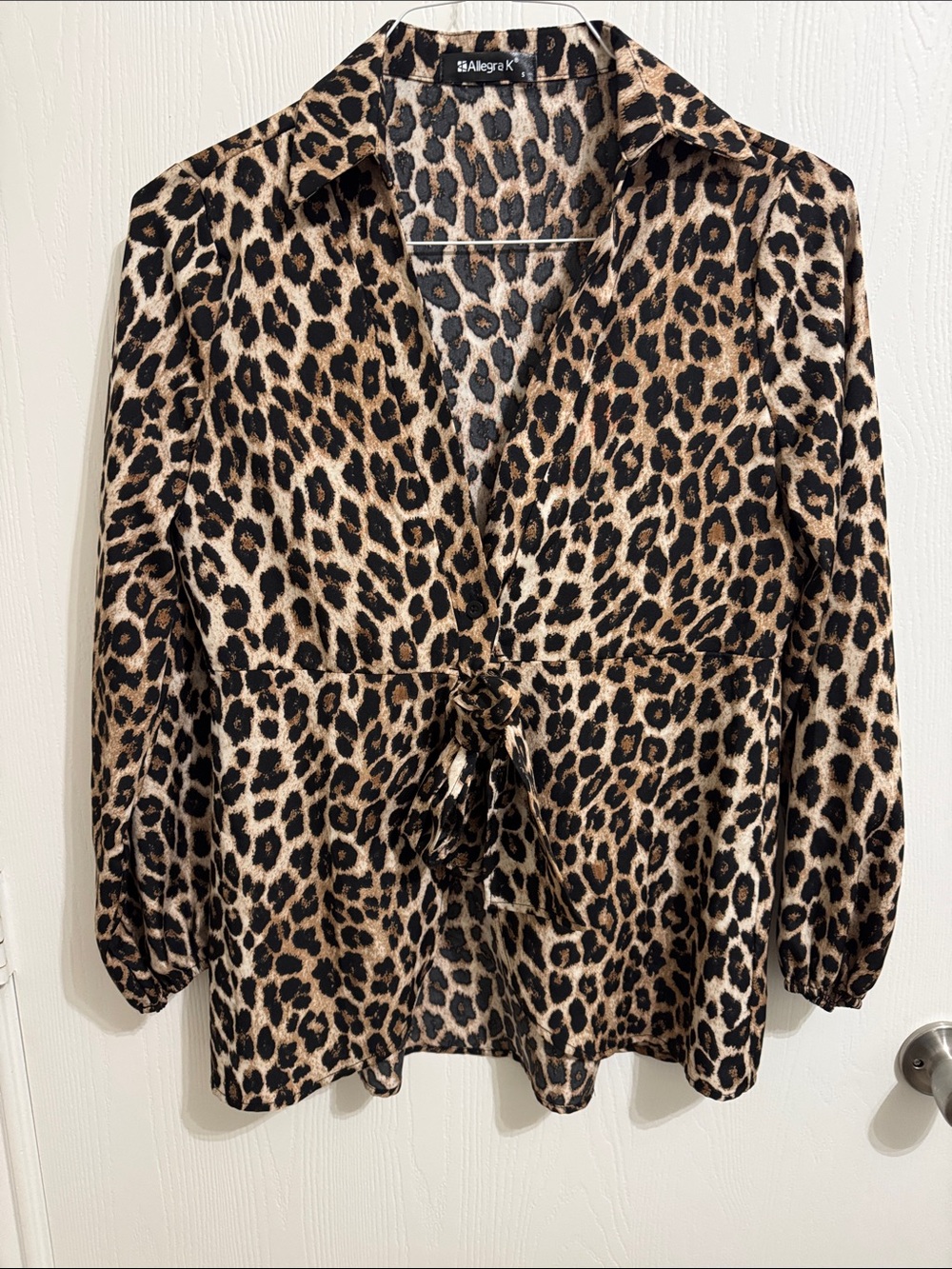 Allegra K Leopard Print Blouse Women’s Small V Neck Tie Front Long Sleeve NWOT. - Picture 1 of 15